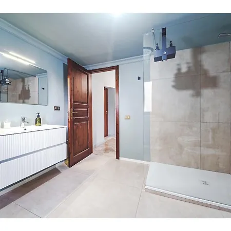 Ballarhome 105 - Exclusive - Centro Storico - Self Check-in アパート パレルモ