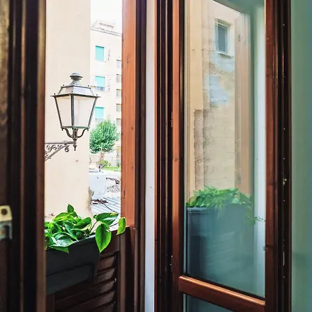 Ballarhome 105-elegant In Historic Center, Ballaro, Self Check-in